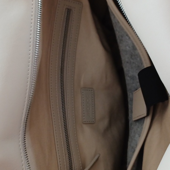 Monos Metro Duffel Vegan Leather New - Picture 8 of 16